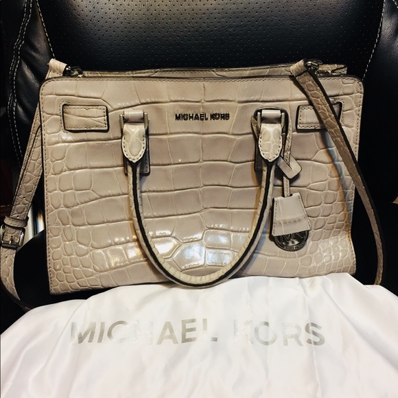 Michael Kors Handbags - Michael Kors gray shoulder bag